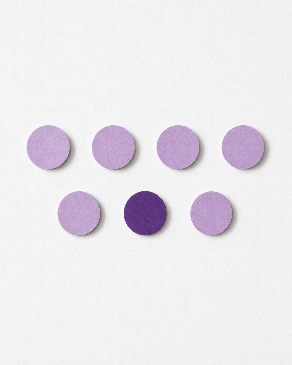10 çalışma alanı — yedi soft lavanta + tek deep purple daire